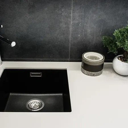 Supreme Palace Cube Apartment