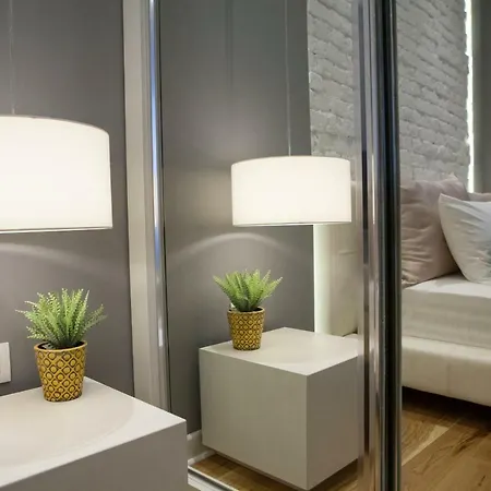 Supreme Palace Cube * Belgrád