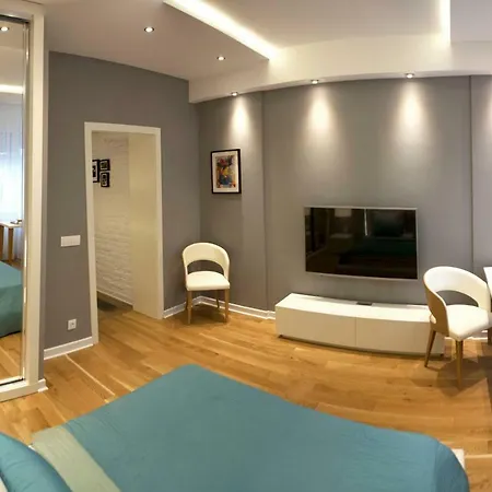 Supreme Palace Cube * Belgrad